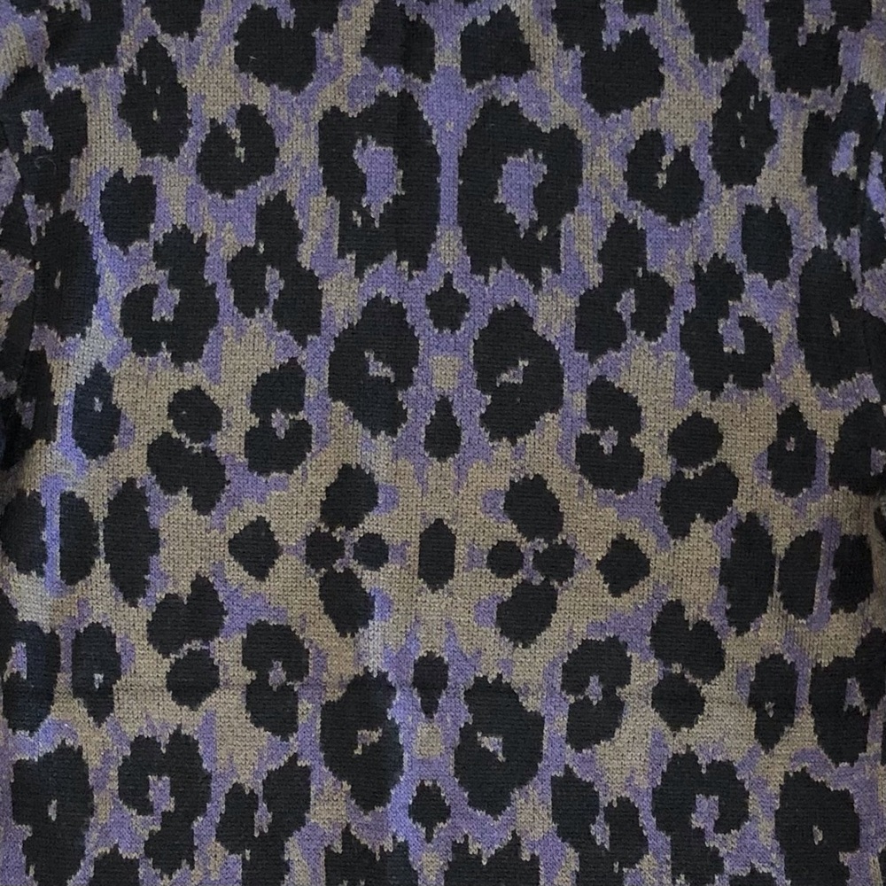 Leopard Print Turtleneck Knit Top - Picture 5 of 5